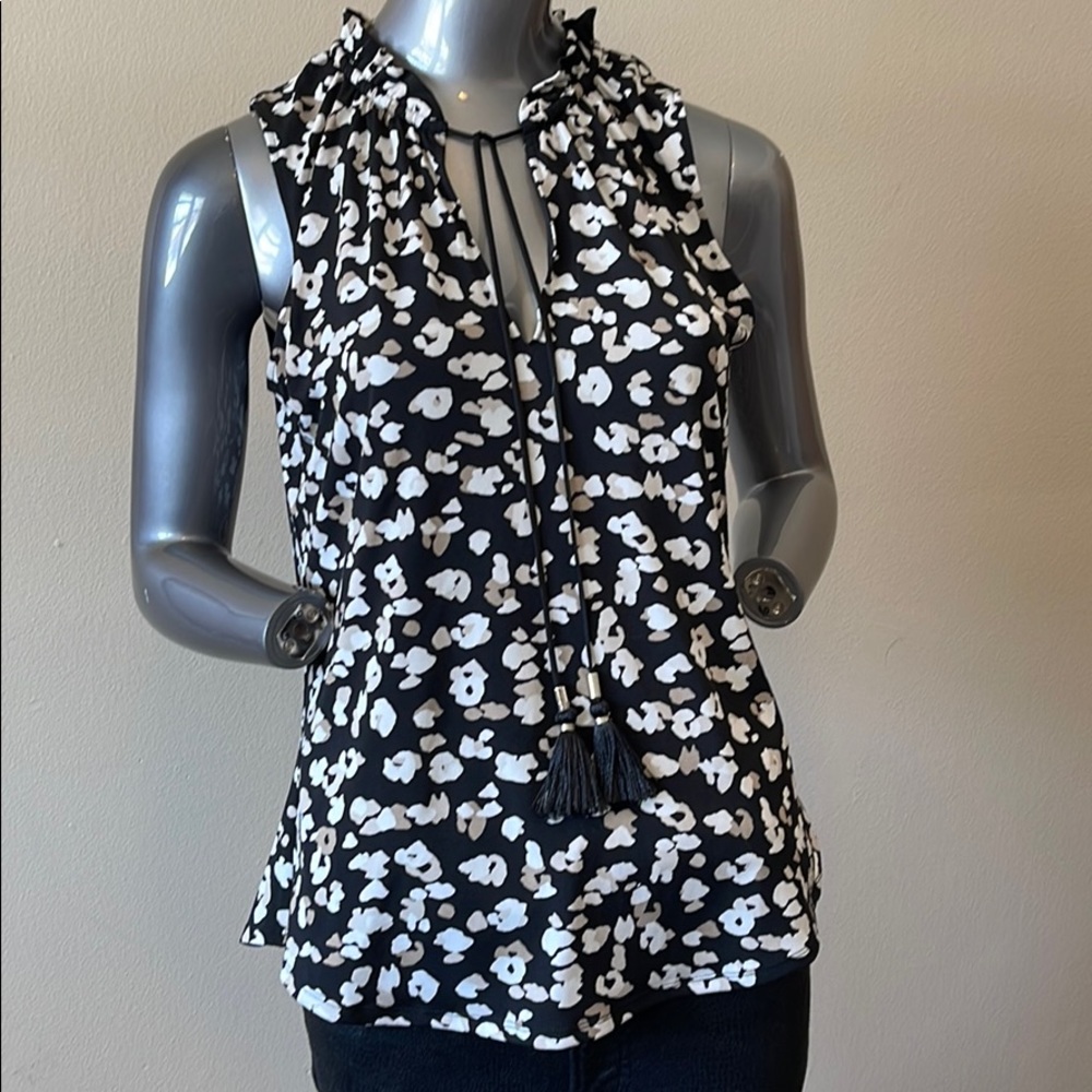 White House black market top